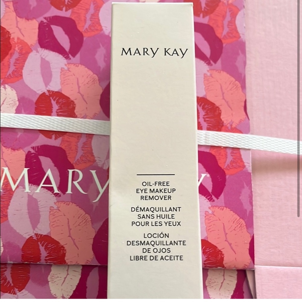 Mary Kay Eye Makeup Remover in Pink Packaging